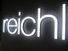 Weie Leuchtbuchstaben in Mnchen fr reichel von 089 Werbung mit LED Beleuchtung